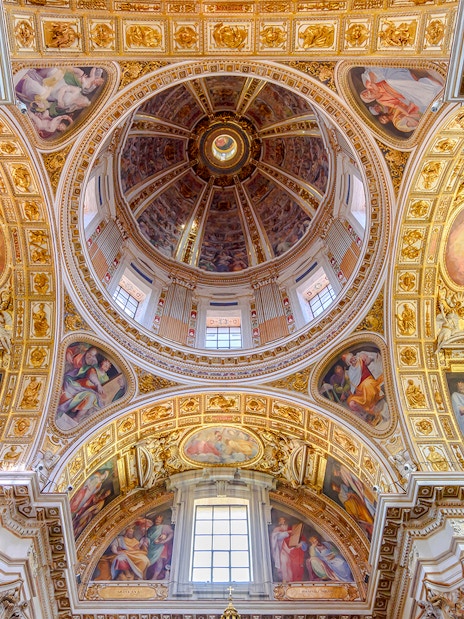 Dome and ceiling artwork of Basilica Santa Maria Maggiore in Rome.