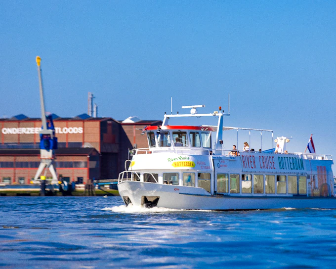 Rotterdam: 75-Min Harbour Cruise with Live Guide