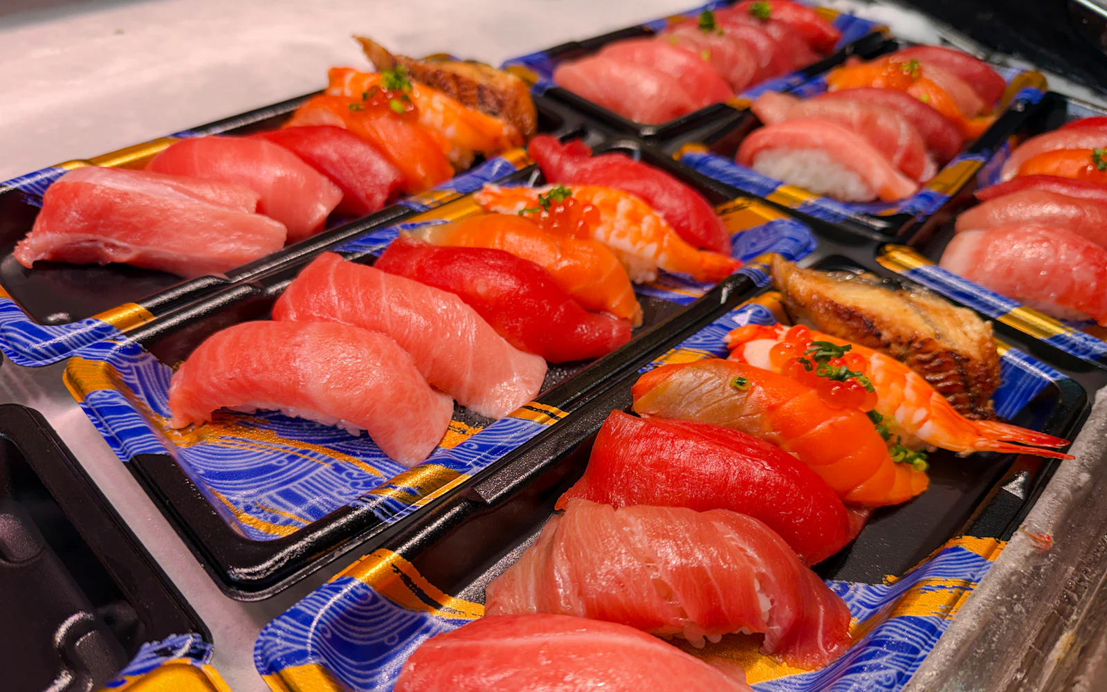 Tokyo Tsukiji Outer Market Walking Tour with Tsukiji Honganji Temple and Namiyoke Shrine