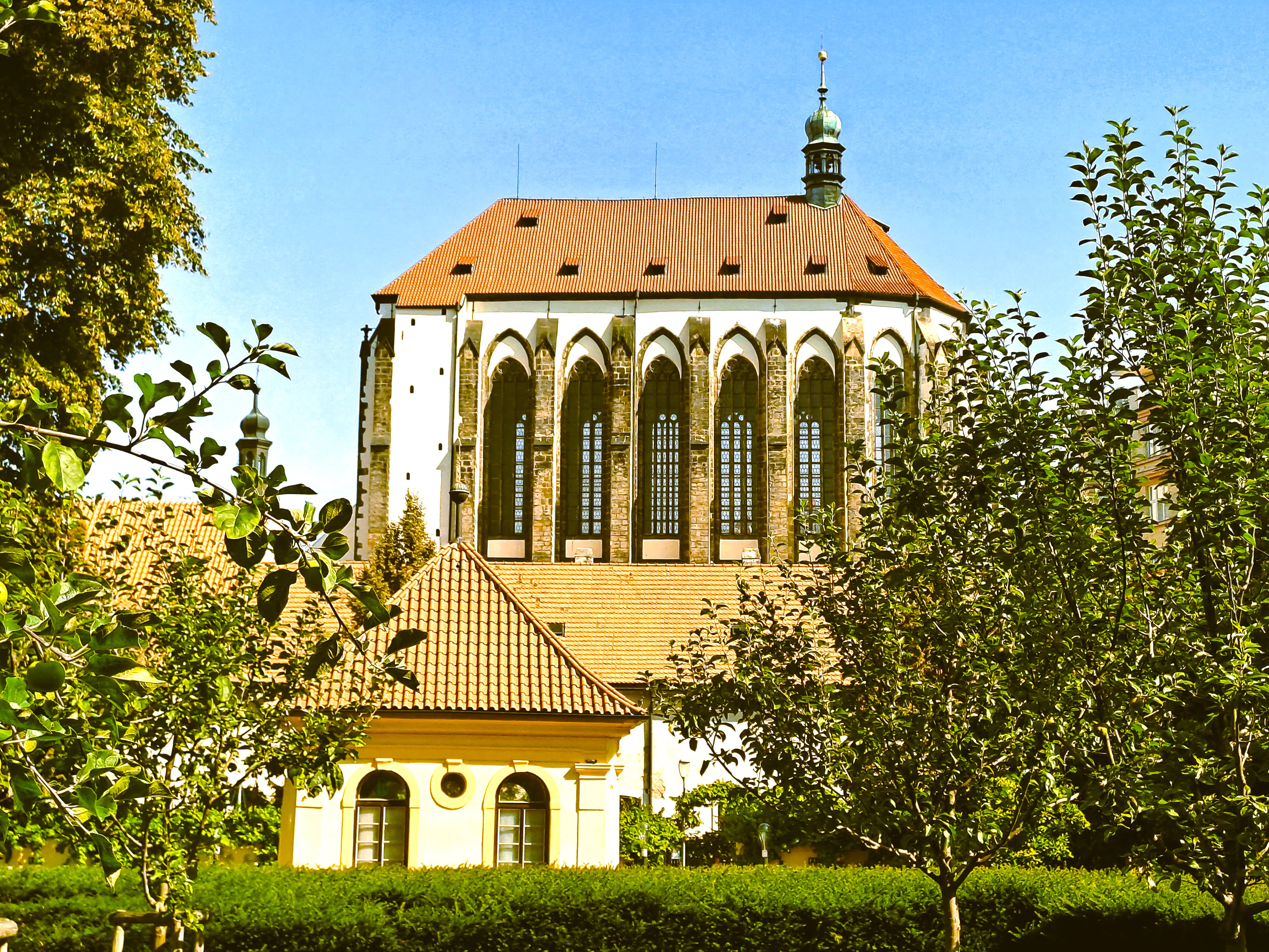prague: charles iv's audioguide a day in the middle ages-1