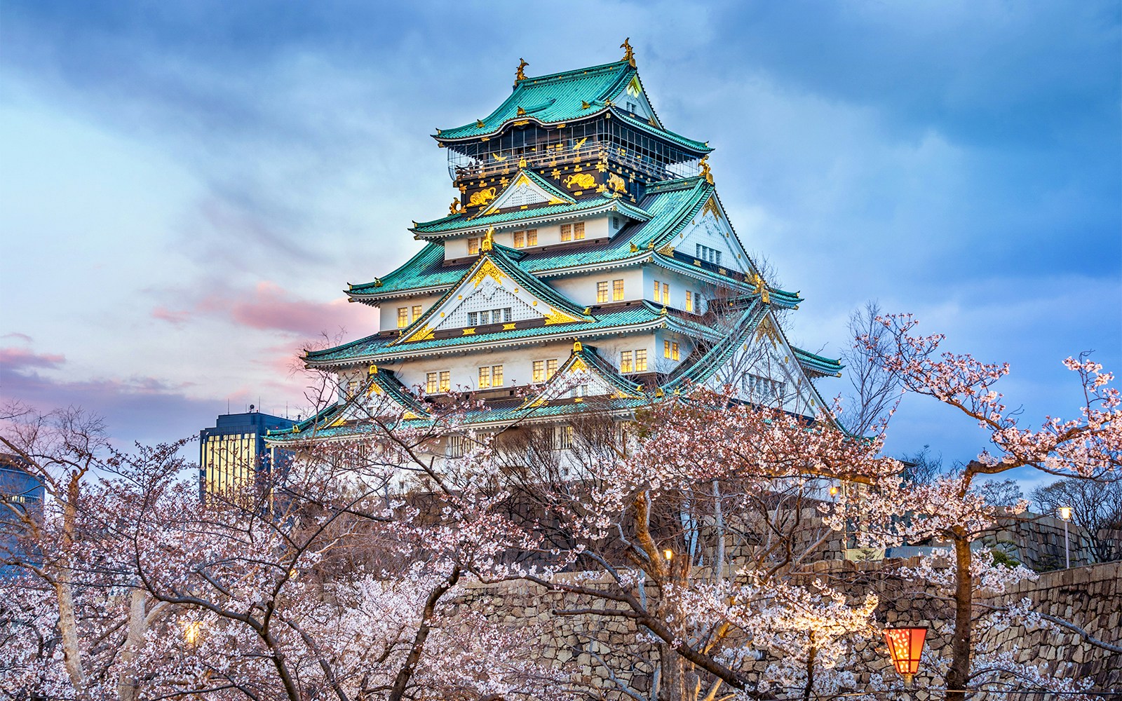 Osaka Castle: Menjelajahi Keagungan Sejarah Jepang dengan Kemudahan eSIM