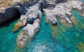 Kamares Korsan Mağaraları