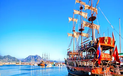 rejs statkiem pirackim w bodrum z lunchem z grilla i transferami hotelowymi-1