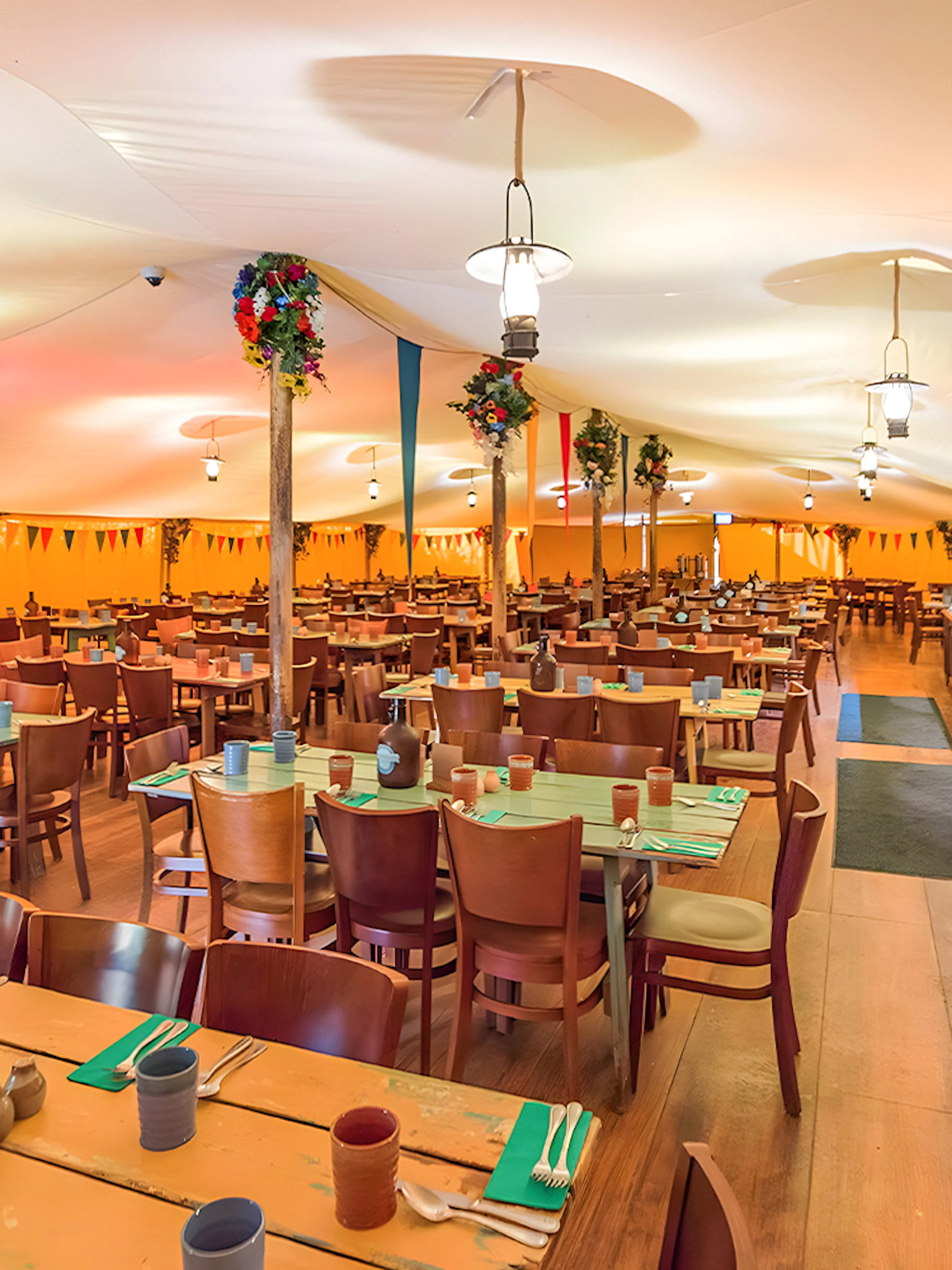 Festively decorated dining hall at Hobbiton Movie Set for a Hobbiton festive lunch tour from Auckland.