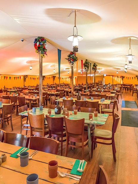 Festively decorated dining hall at Hobbiton Movie Set for a Hobbiton festive lunch tour from Auckland.