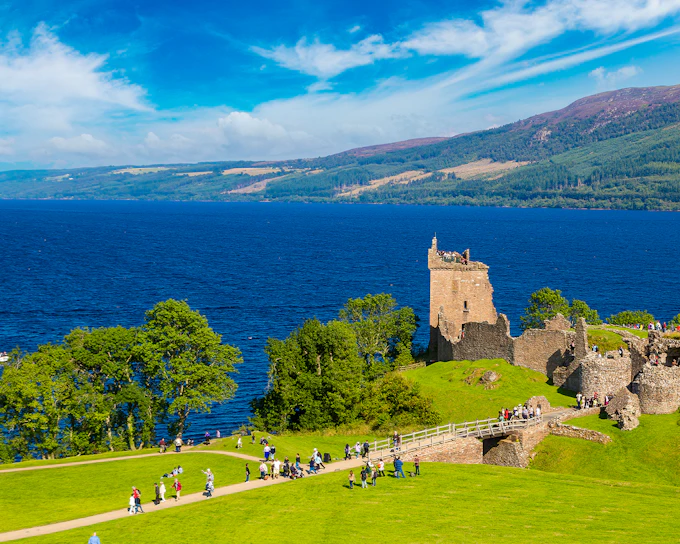 From Edinburgh: Loch Ness and The Highlands Day Trip with Lunch & Optional Cruise