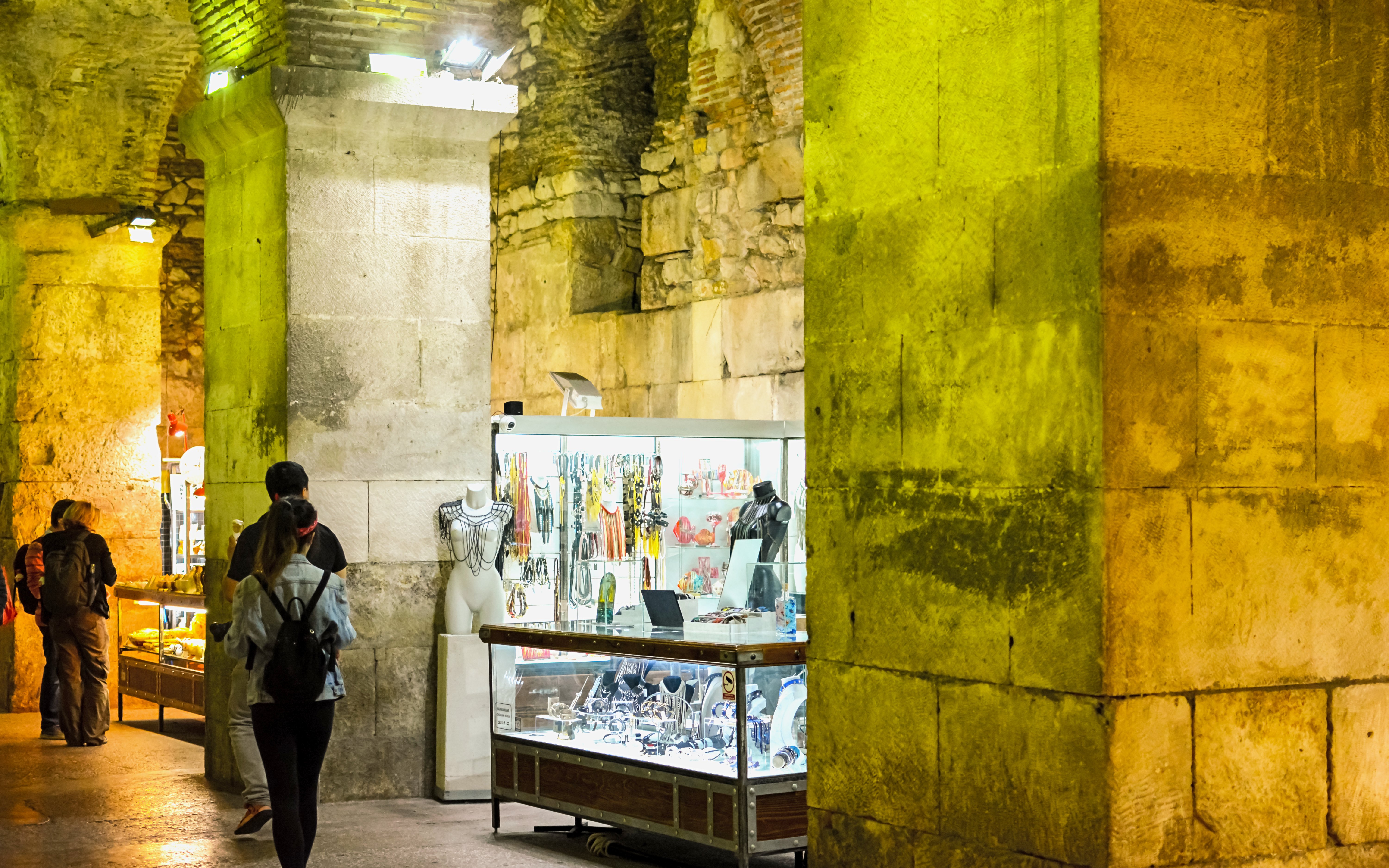 Boutique with jewelry and gifts in Diocletian's Palace marketplace, Split, Croatia.