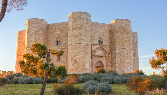 Small garden with trees in front of Castel del Monte, Andria, Castle Mountain