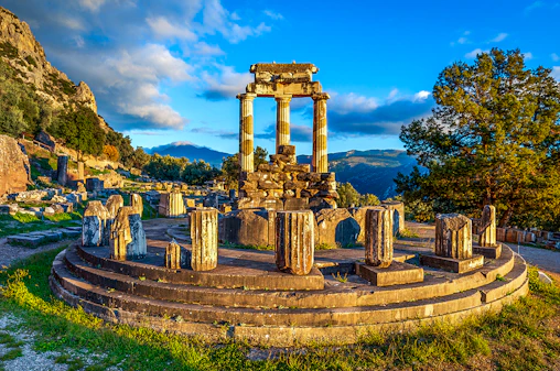 Z Aten: Delphi & Arachova Day Wycieczka with Expert Guide & Entry Bilety (wycieczka z przewodnikiem ekspertem i biletami wstępu)