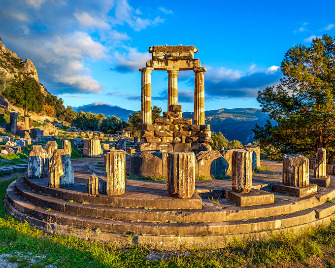From Athens: Delphi & Arachova Day Tour with Expert Guide & Entry Tickets