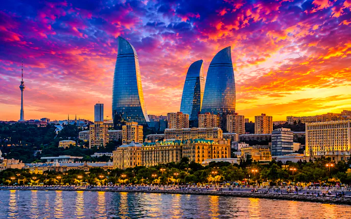 baku walking tour: old city & modern baku-1