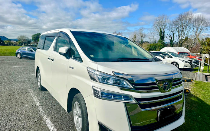 Auckland Airport One-Way Private Minivan Transfer to/from City Hotels