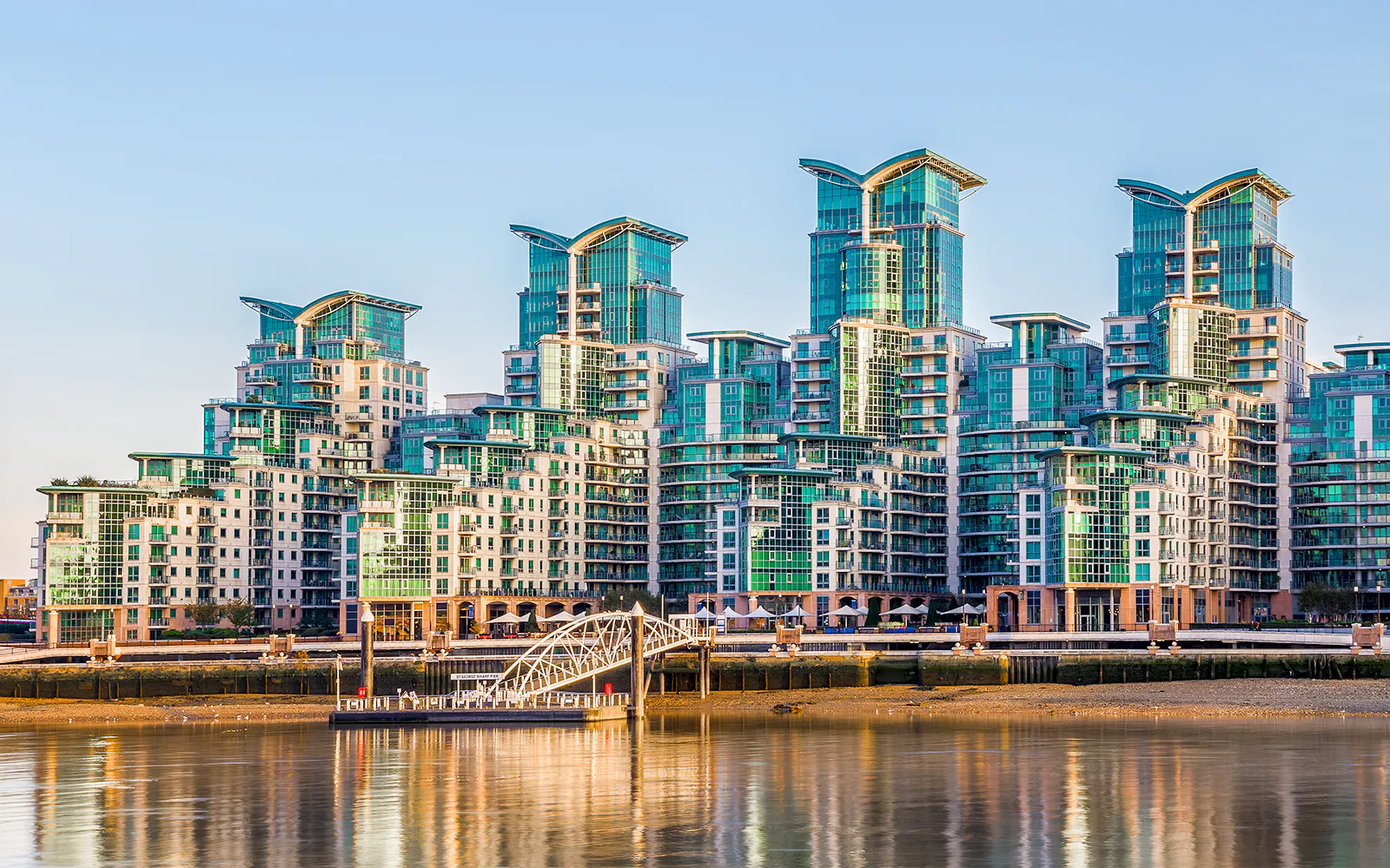Vauxhall (St George Wharf)