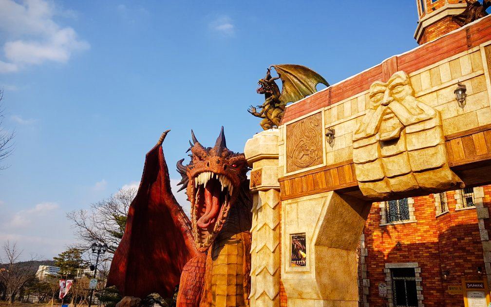 Dragon statue at Gyeongju World entrance in South Korea.