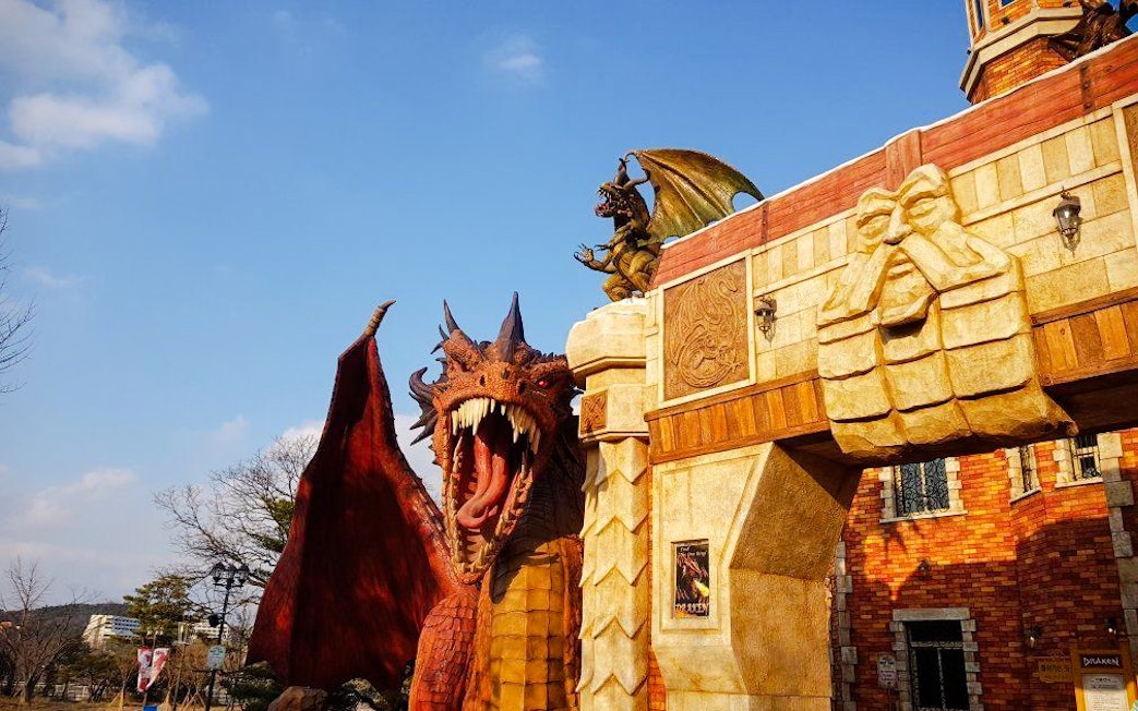 Dragon statue at Gyeongju World entrance in South Korea.