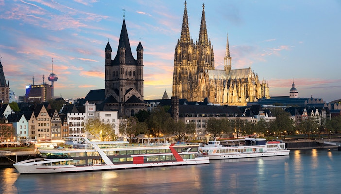 View of Evening Panorama Cruise in front of Cologne Cathedral
