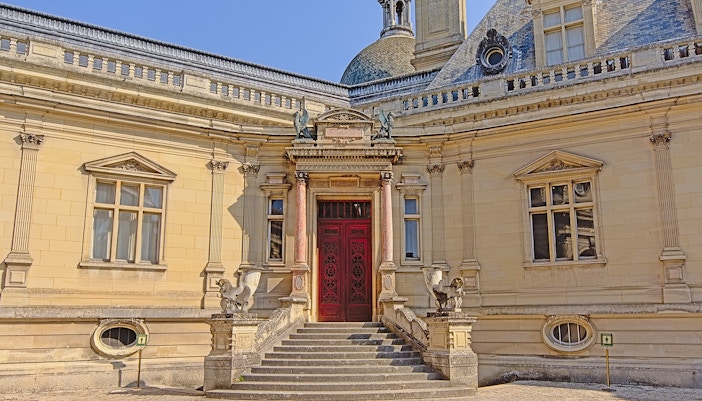 Houdini's Magical Chateau Connection