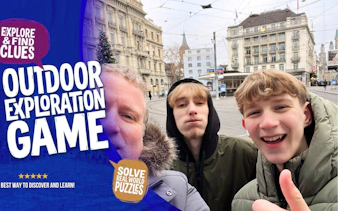 Self-guided city exploration game in Zürich with participants in front of historic buildings.