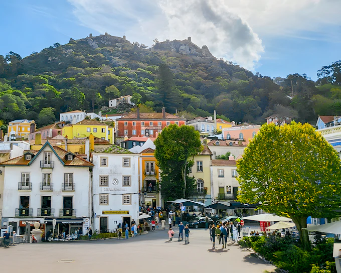 From Lisbon: Sintra, Pena Palace & Quinta da Regaleira Full-Day Trip