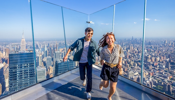 Couple at the eastern point of the Edge obervation deck