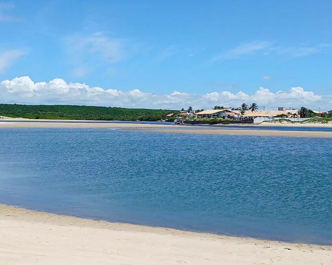 From Fortaleza: Águas Belas Beach and Natural Pools Day Trip (Product 55793)
