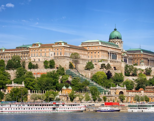 The Budapest party boat cruise experience