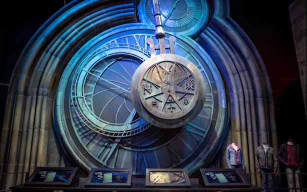 harry potter warner bros. studio tour london entry with roundtrip coach transfers from paddington station-4