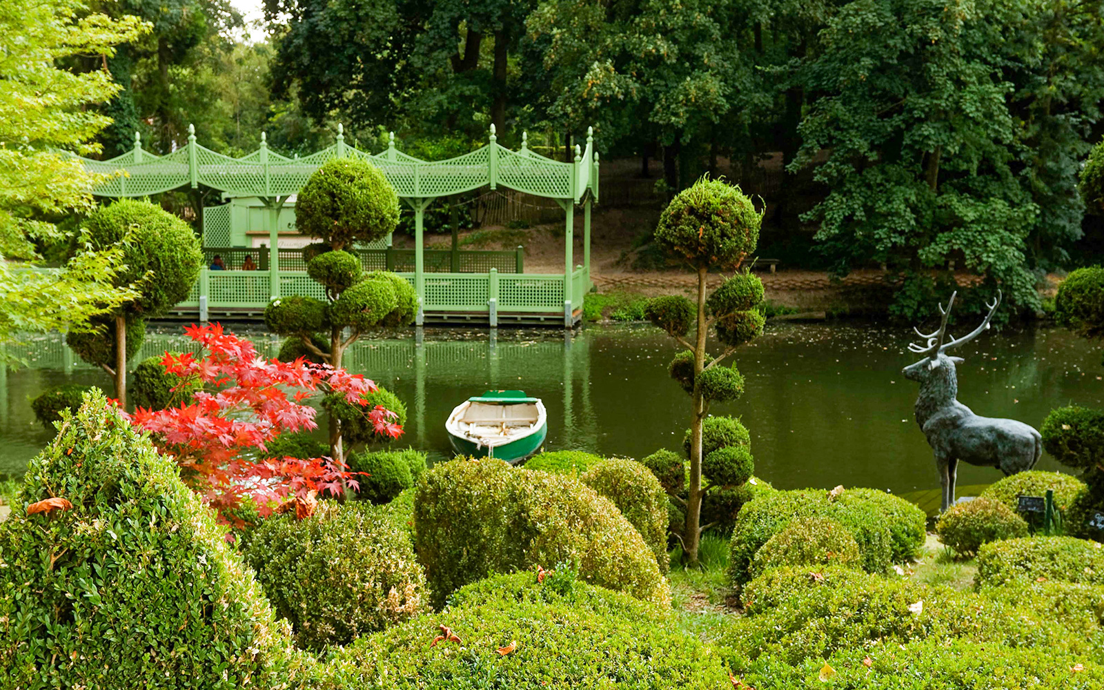 Chateau de Chantilly Garden