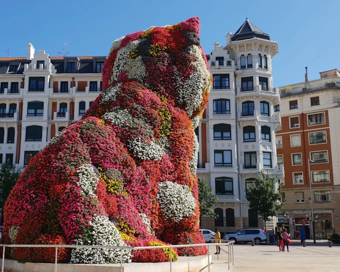 From Biarritz: Gaztelugatxe, Bilbao & Guggenheim Museum Tour