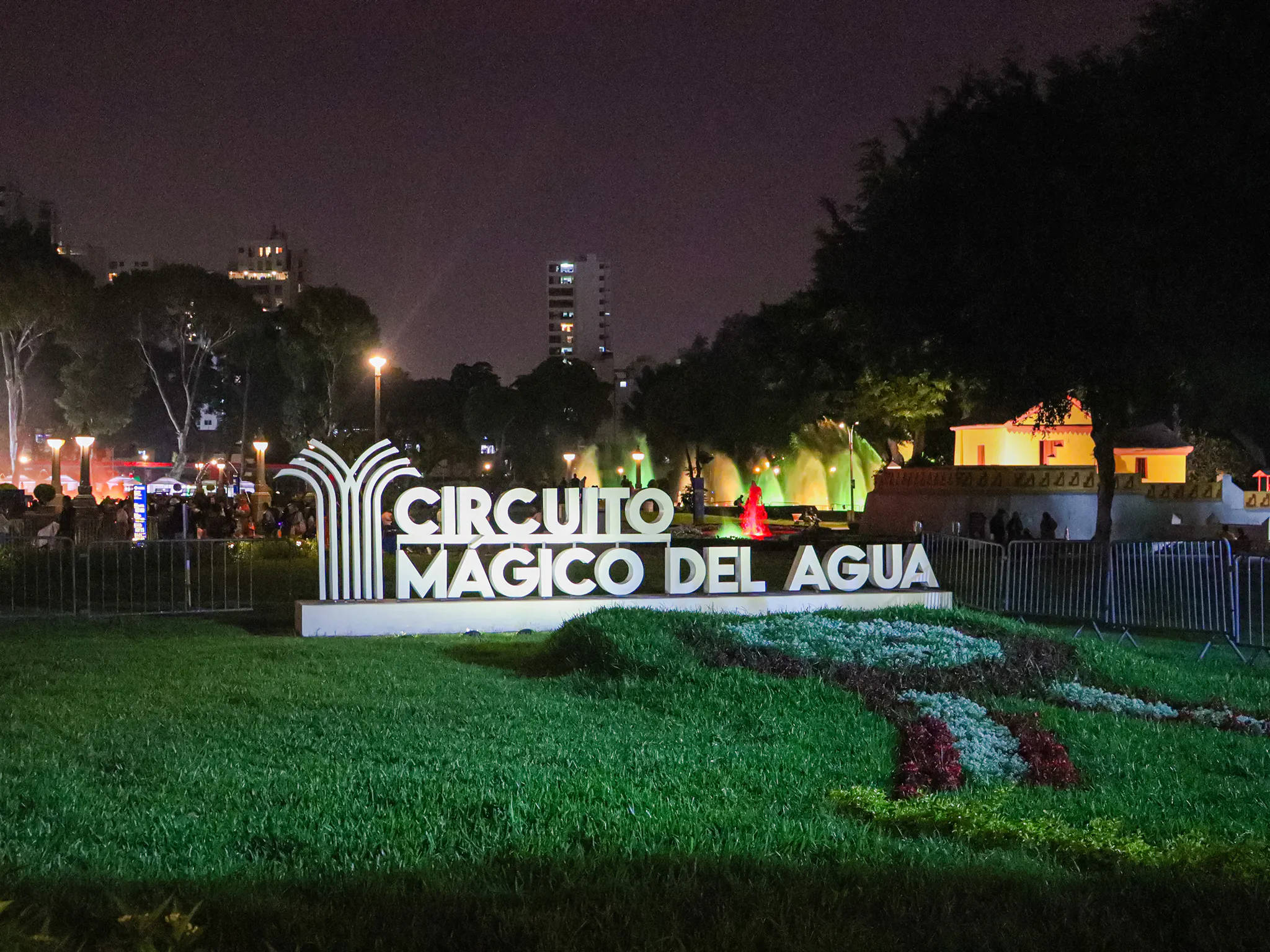 Lima Magic Water Circuit Light Show Guided Tour with Transfers Image 4