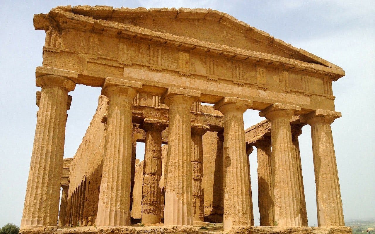 Temple of Concordia with Doric columns in Valley of the Temples, Agrigento, Sicily.