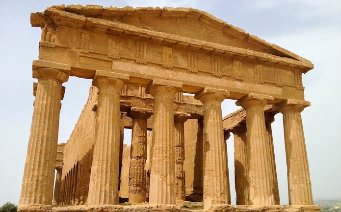 Temple of Concordia with Doric columns in Valley of the Temples, Agrigento, Sicily.