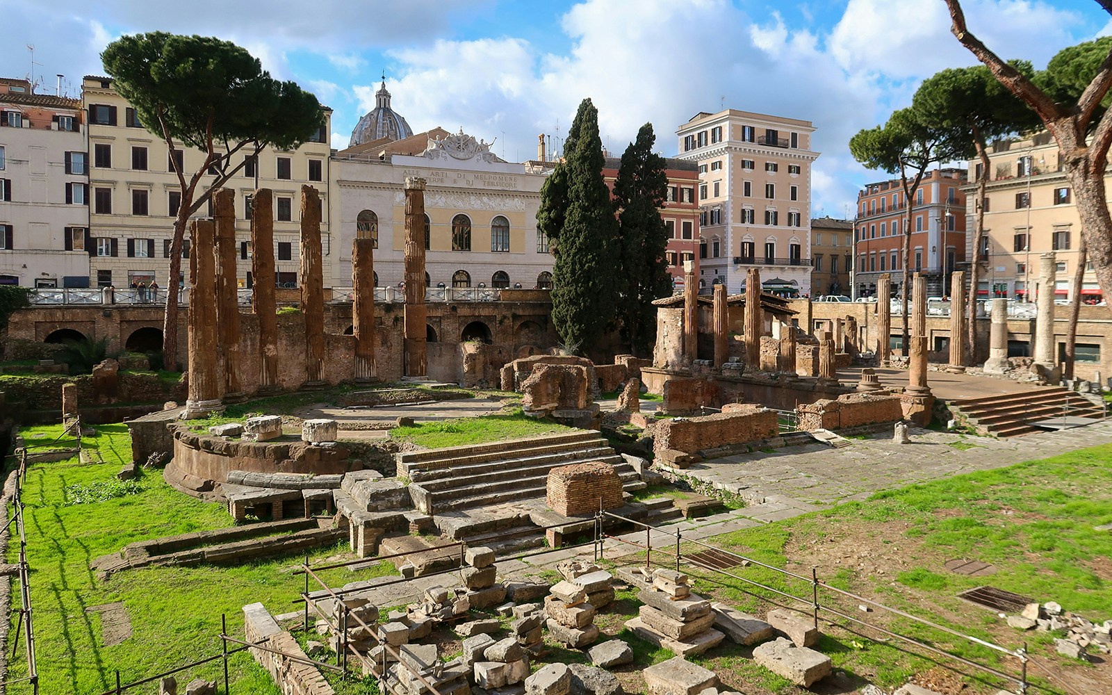 Largo di Torre Argentina