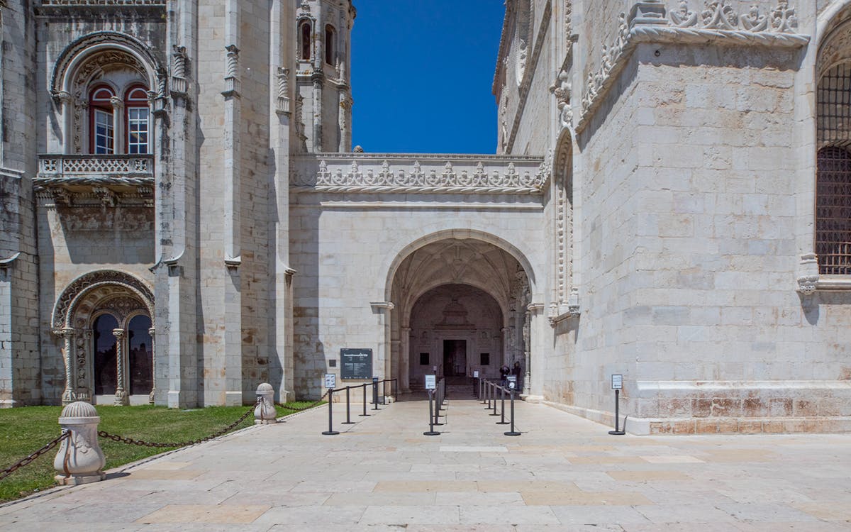 skip-the-line guided tour of jerónimos monastery-9 skip-the-line guided tour of jerónimos monastery-9