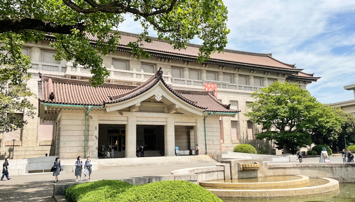 People roaming outside the Tokyo Narional Museum during daylight