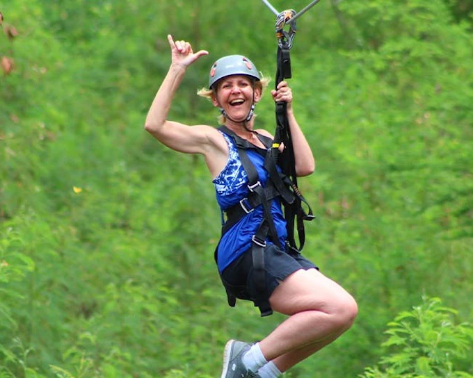 Six Zipline Adventure with Modern Braking System and Expert Guides (Product 49549)