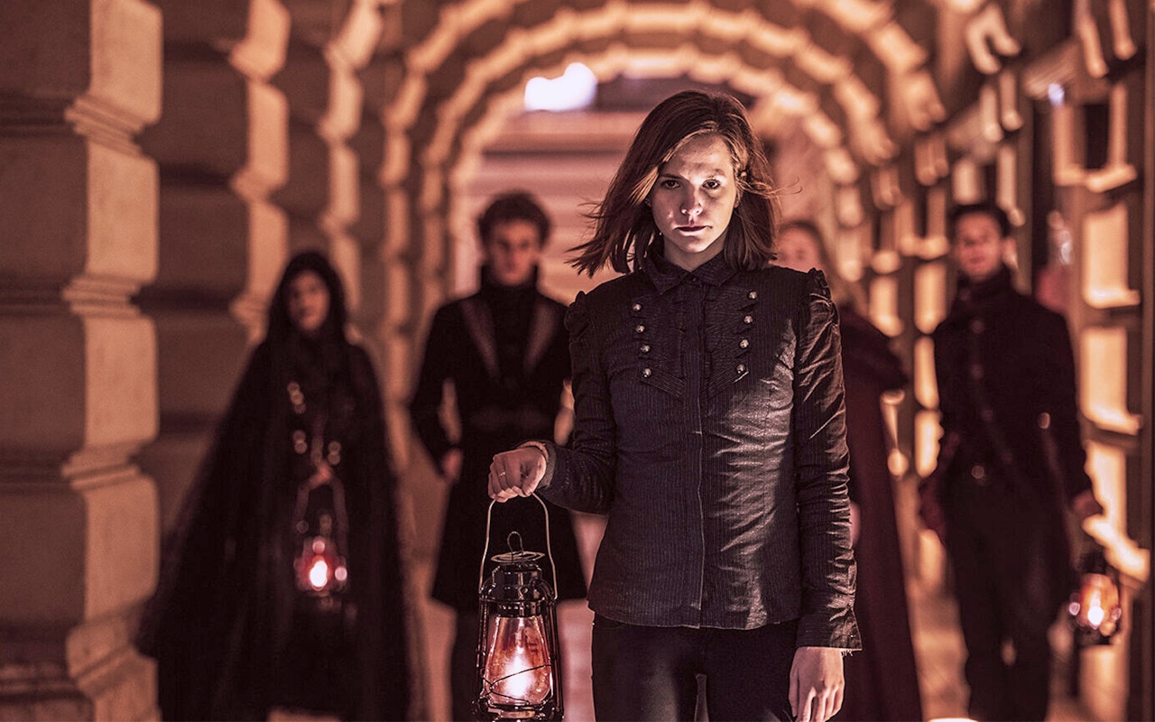 Buda Castle Vampires & Myths Guided Evening Walking Tour