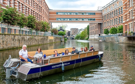70-min City Sightseeing Motorboat Tour "Little Venice"