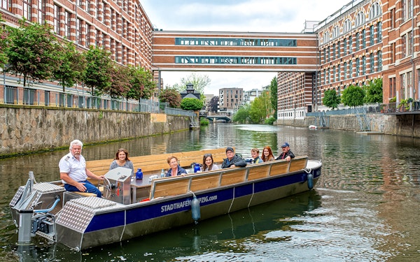 70-min City Sightseeing Motorboat Tour "Little Venice"