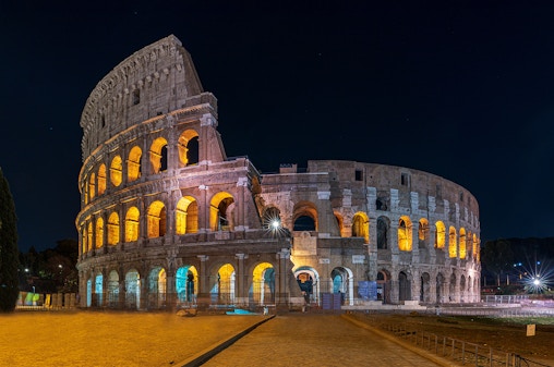 Rondleiding door het Colosseum in de avond met toegang tot de arena
