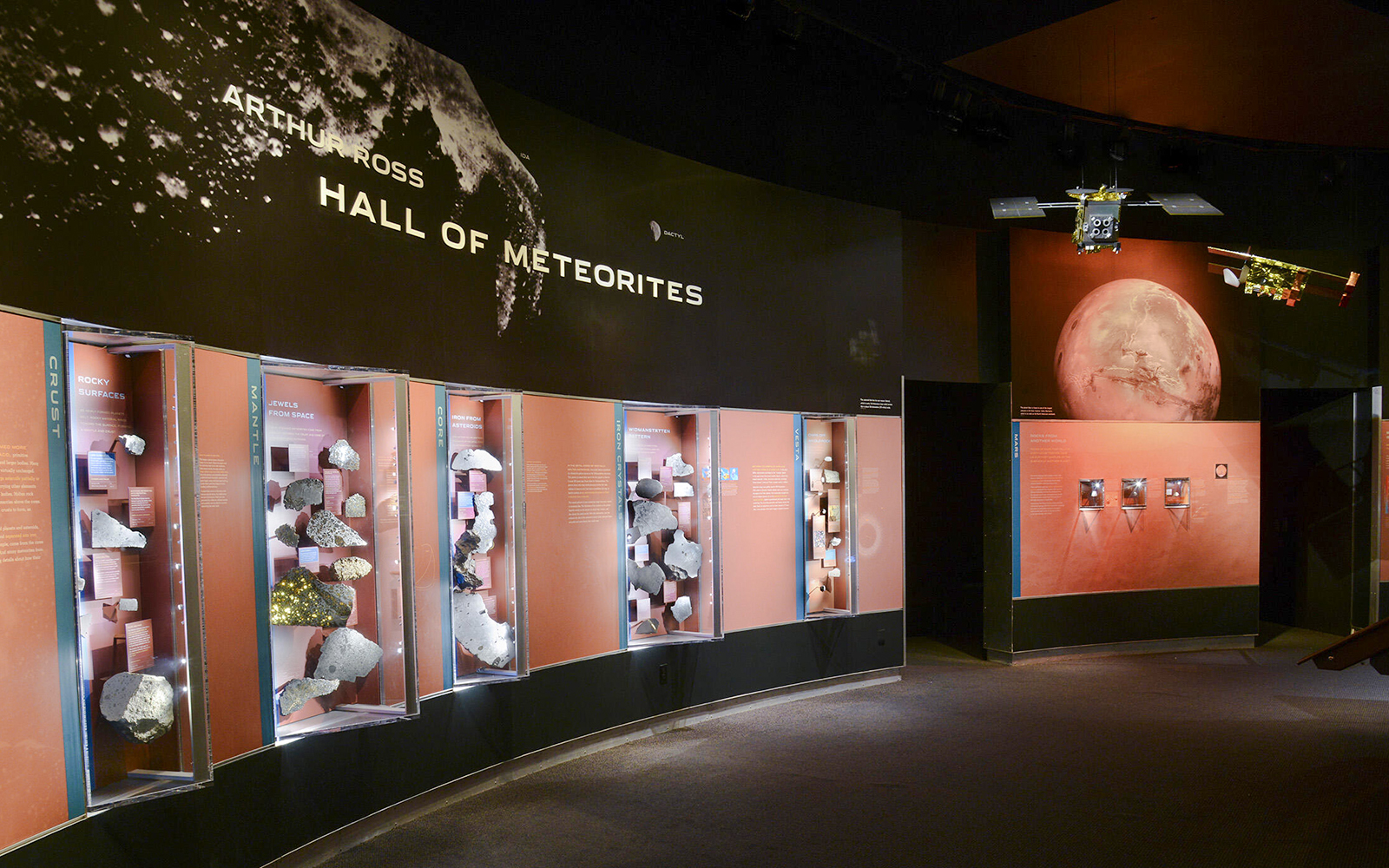 Arthur Ross Hall of Meteorites exhibit at American Museum of Natural History, featuring large meteorite display.