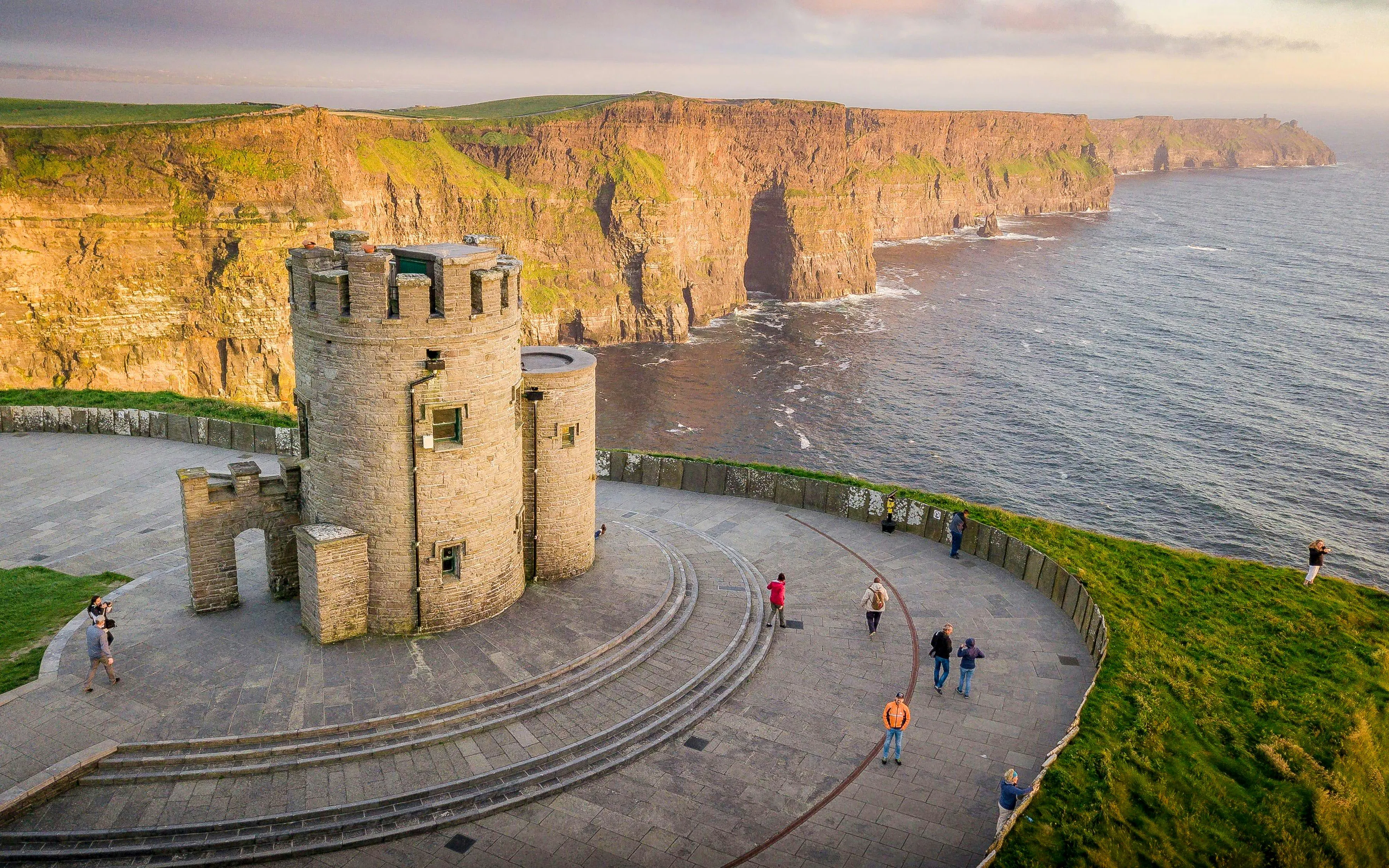 From Dublin: Cliffs of Moher, Burren & Galway Day Trip with Spanish Tour Guide