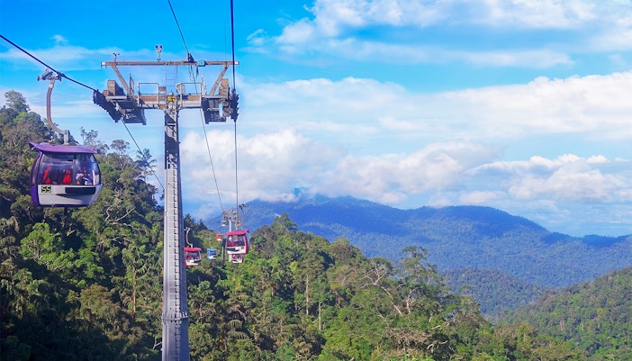 Genting Highlands cable car ride over lush Gohtong Jaya landscape.