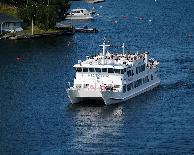 Stockholm: Archipelago Guided Boat Tour on Historic Ship with Fika (coffee break)