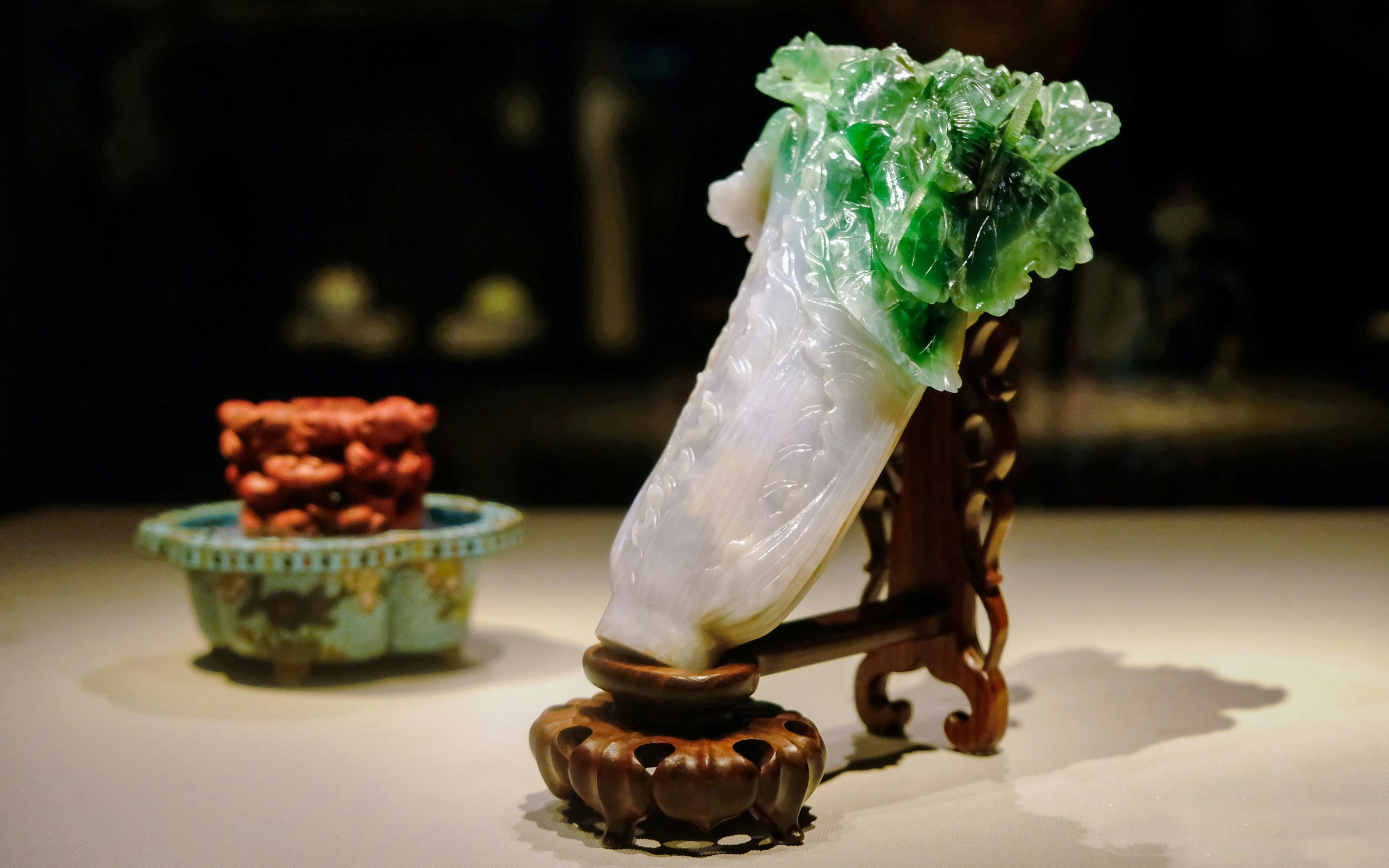 Jadeite Cabbage sculpture displayed at Taiwan Palace Museum.