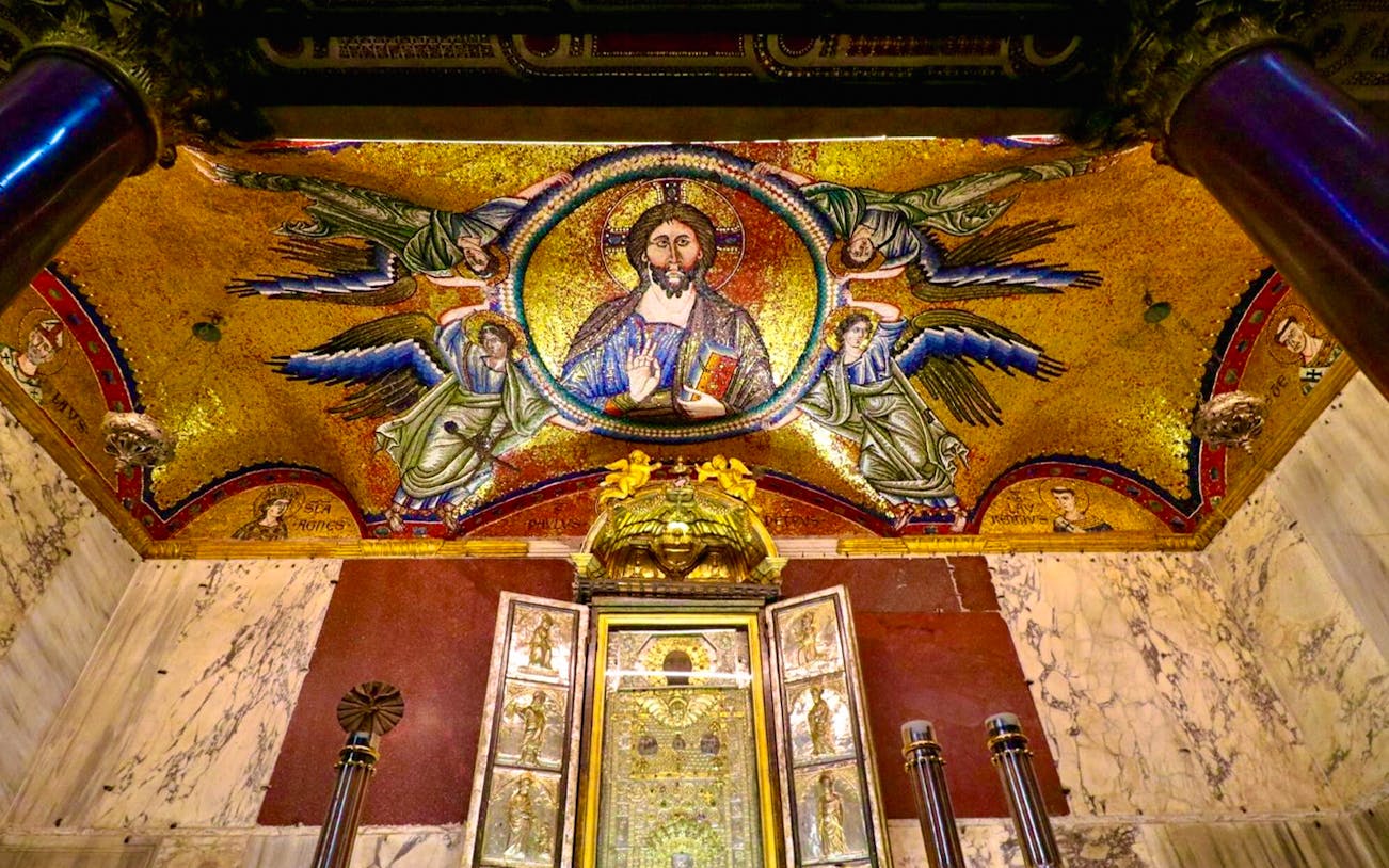 Mosaic of Christ and angels in a Roman church, part of the Christian Relics and Holy Sites in Rome tour.