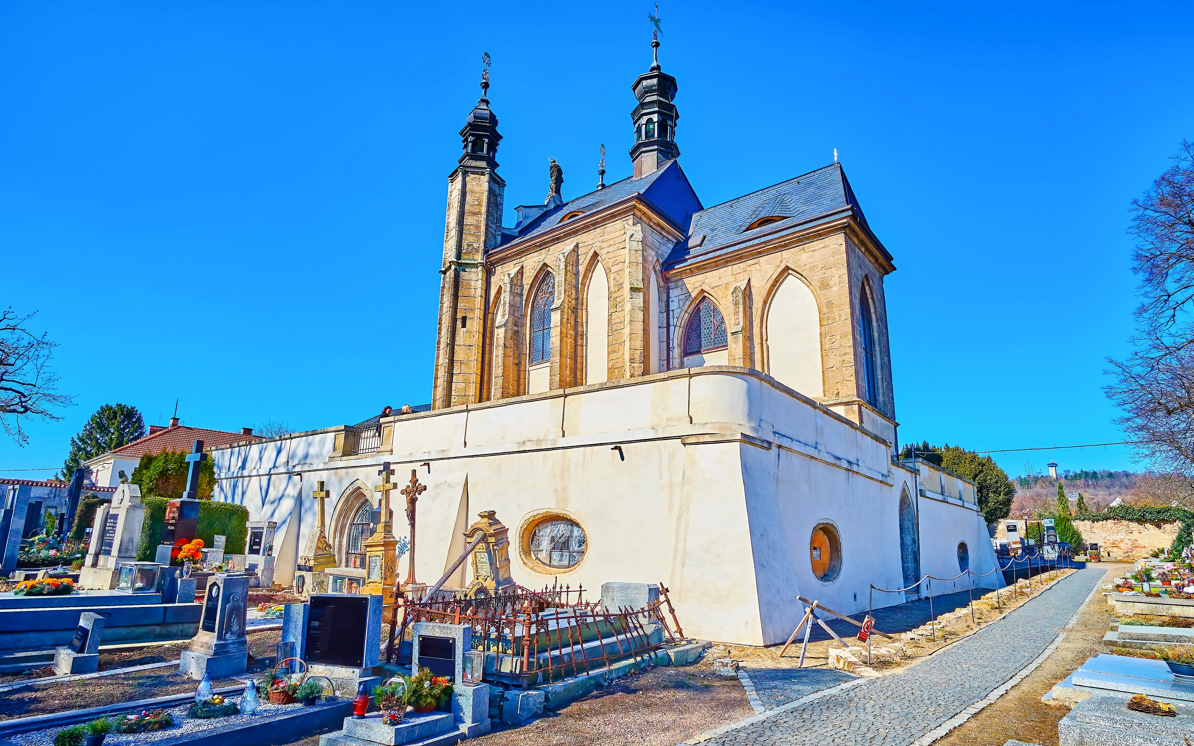 Sedlec Ossuary exterior with cemetery in Kutna Hora, Czech Republic.