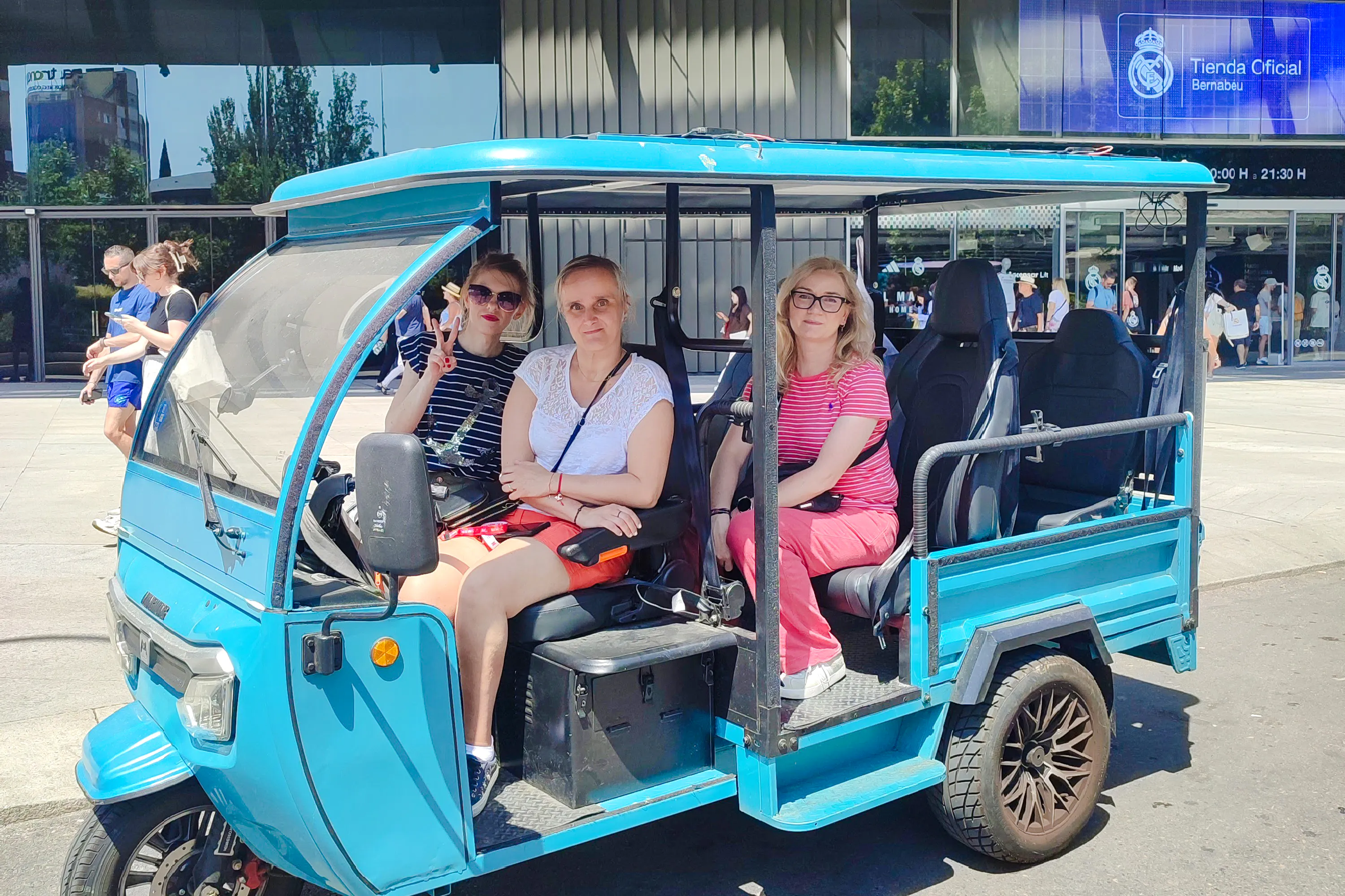 private tuk-tuk-tour durch die altstadt von madrid mit historischer führung-3