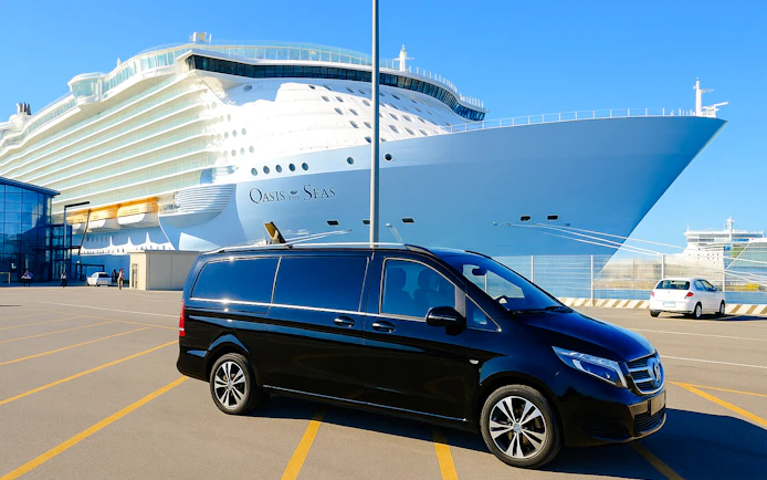 Auckland Airport One-Way Private Minivan Transfer to/from City Hotels