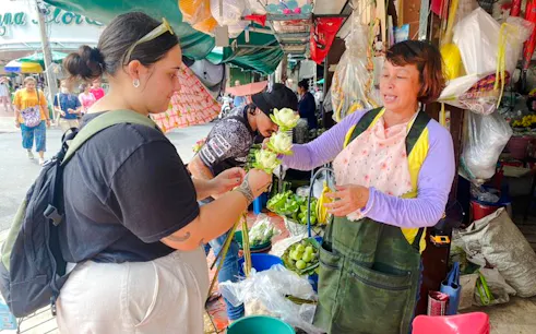 bangkok flower market & thai floral art workshop: multilingual private tour-1